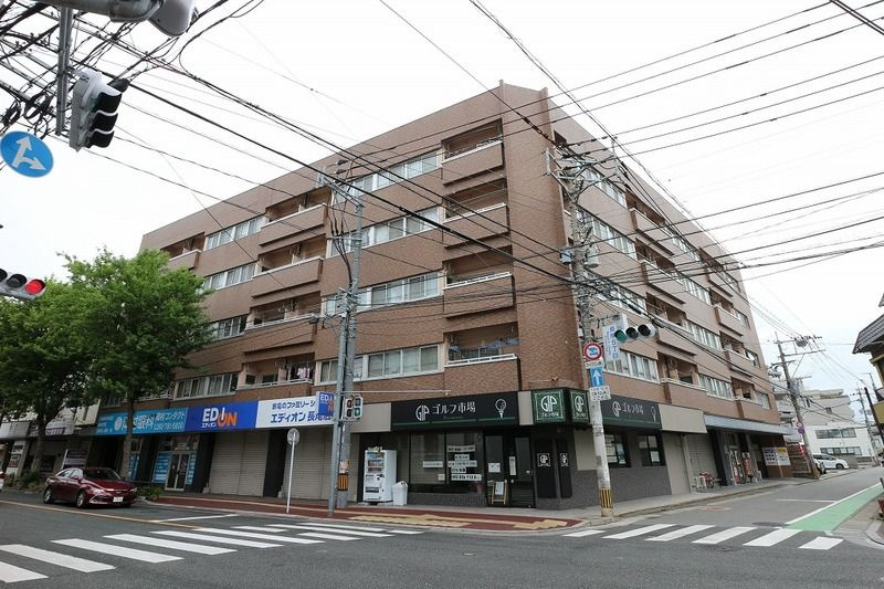 長尾興産ビルの外観