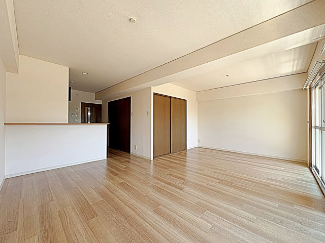 フジパークハイツ A棟・B棟の居間・リビング|ゆったりとした居間です