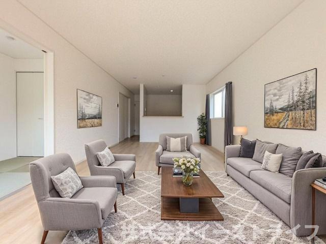 【新築戸建】　いわき小名浜花畑町第4の居間・リビング|1号棟のLDKに家具を配置したイメージ画像です。
※本画像はCGで作成しており、実際に現地に 家具は置かれておりません。また、価格に 家具は含まれておりません。