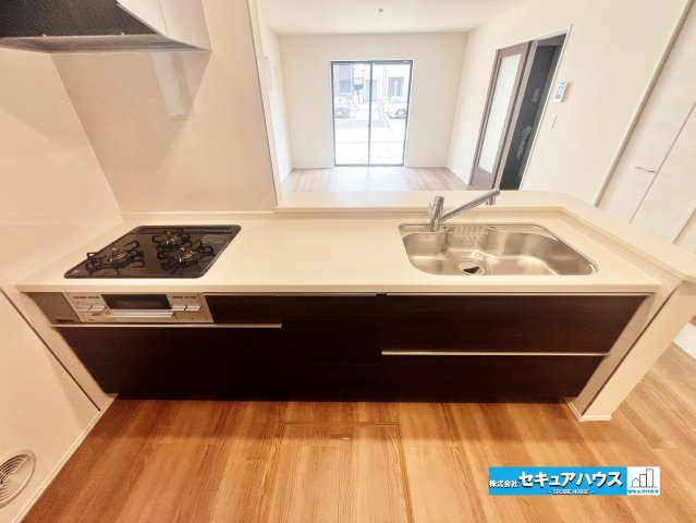【完成しました！】名古屋市南区南野町2丁目　全4棟のキッチン|【キッチン】
◆同時にたくさんの料理が調理できる。「焼く・蒸す・煮る」の工程を同時進行で進めることができるので、料理を素早く作ることができます。育児でバタバタ忙しいママに嬉しい♪