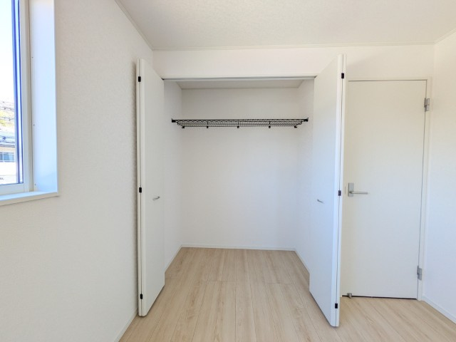 【新築戸建】　いわき市泉滝尻第1　全2棟の収納|１号棟写真　大きなスペースがあり、収納には困りません