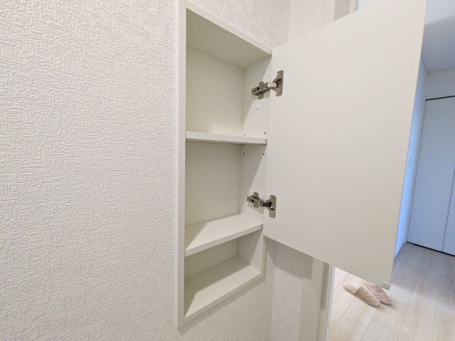 【新築戸建】　いわき市泉滝尻第1　全2棟の収納|１号棟写真　トイレには収納があり、洗剤や小物をしまうことができます♪