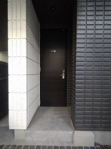 旭町２丁目戸建の玄関