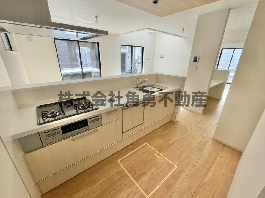 秦野市萩が丘１期　新築一戸建て　1号棟の内観：施工例|《施工例》キッチン