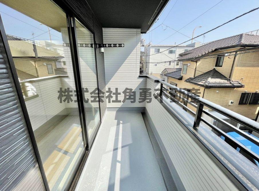 秦野市萩が丘１期　新築一戸建て　1号棟の内観：施工例|《施工例》バルコニー
