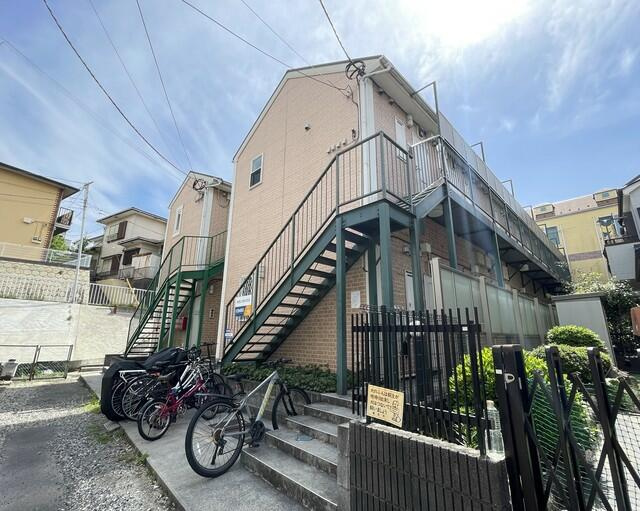 横浜市西区西戸部町2丁目のアパートの画像