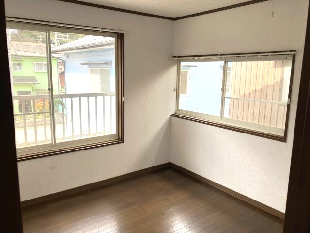 山本　中古戸建　4LDKの洋室