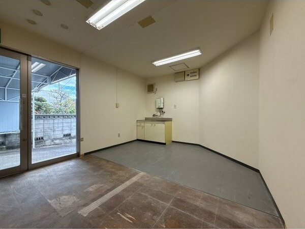 野並4丁目店舗の内装