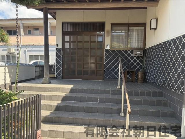 【玄関】 | 黒田町中古戸建 | 玄関です