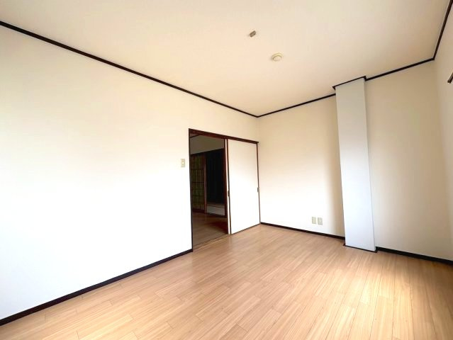 白鳥苑マンションの子供部屋