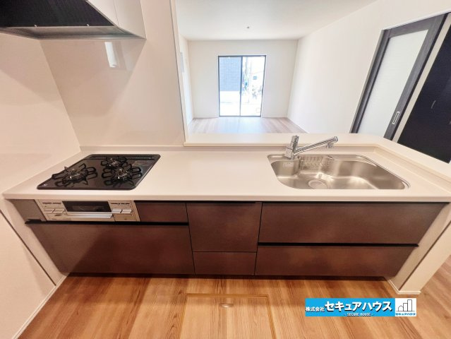 【完成】名古屋市南区南野町2丁目　全4棟のキッチン|【キッチン】
◆同時にたくさんの料理が調理できる。「焼く・蒸す・煮る」の工程を同時進行で進めることができるので、料理を素早く作ることができます。育児でバタバタ忙しいママに嬉しい♪