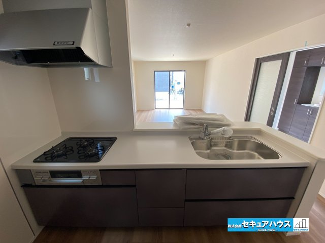 【完成】名古屋市南区南野町2丁目　全4棟のキッチン|【キッチン】
◆同時にたくさんの料理が調理できる。「焼く・蒸す・煮る」の工程を同時進行で進めることができるので、料理を素早く作ることができます。育児でバタバタ忙しいママに嬉しい♪