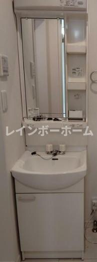 ルネコート五反野の洗面所