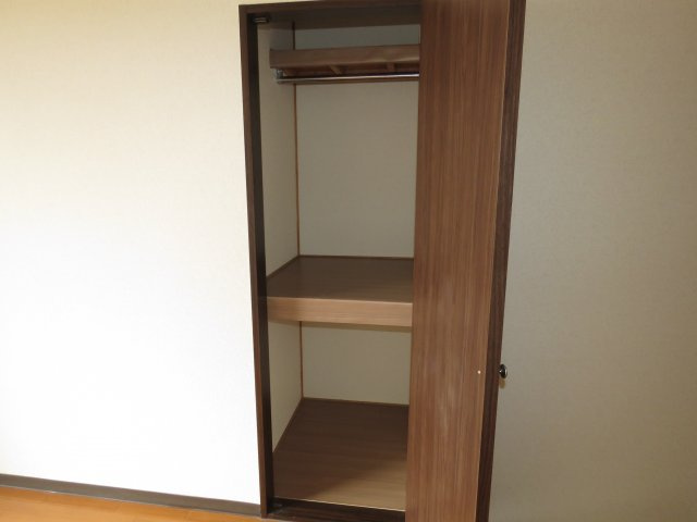 フォーブル富田C棟の収納