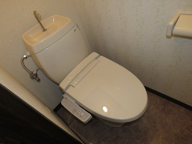 フォーブル富田C棟のトイレ