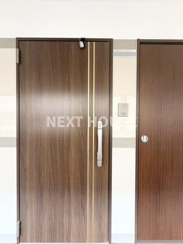 Luxe難波南の玄関