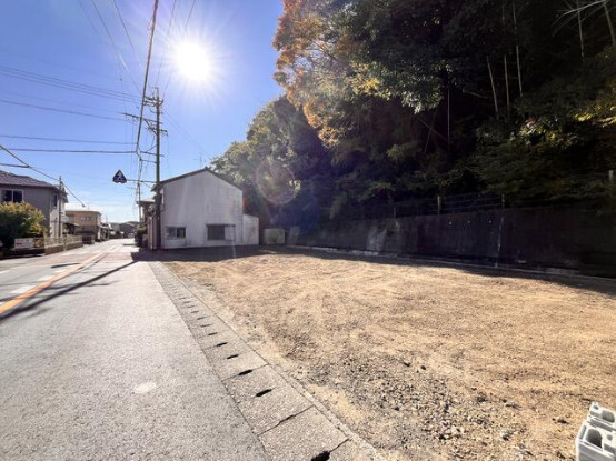 売土地　静岡市駿河区青木の前面道路含む現地写真