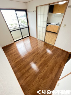 【居間・リビング】 | メゾンフォンティーヌ B棟 | 同タイプのお部屋です（現況を優先します）