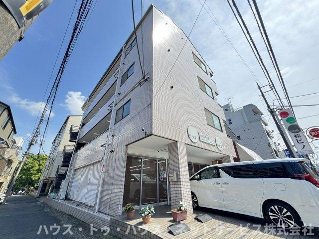 アーク春雨橋A棟の外観