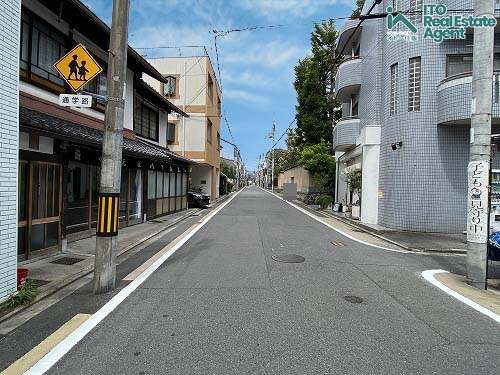 聖護院東町 中古戸建の前面道路含む現地写真