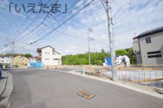 【前面道路含む現地写真】 | 【仲介手数料無料！！】稲城市若葉台1丁目　新築戸建て（全9区画）8号棟　6180万円