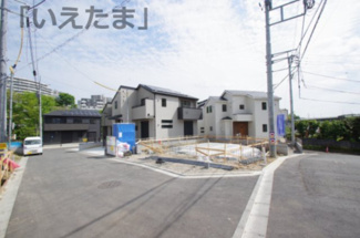 【前面道路含む現地写真】 | 【仲介手数料無料！！】稲城市若葉台1丁目　新築戸建て（全9区画）8号棟　6180万円 | 8号棟　令和8年4月20日撮影