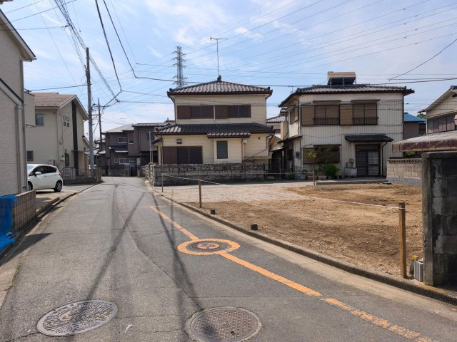BLOOMING GARDEN　熊谷市円光2丁目の前面道路含む現地写真