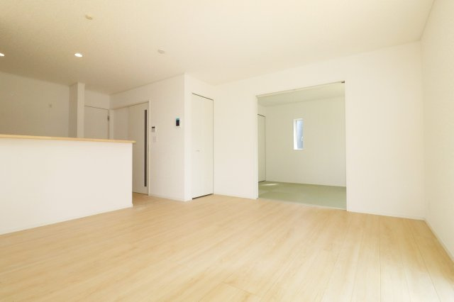 矢吹町一本木第6　　　2号棟　　　善郷小学校、矢吹中学区の居間・リビング