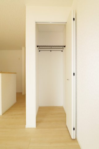 矢吹町一本木第6　　　2号棟　　　善郷小学校、矢吹中学区の収納|リビング収納♪