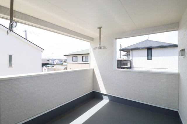 矢吹町一本木第6　　　2号棟　　　善郷小学校、矢吹中学区のバルコニー