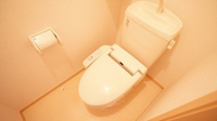 コンパクトで使いやすいトイレです