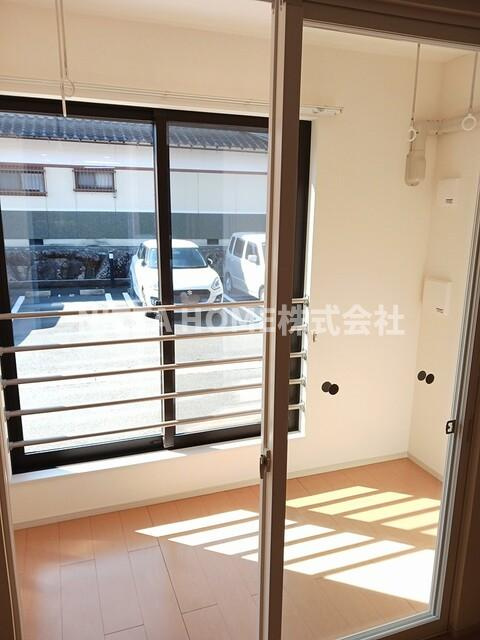 福知山市字正明寺のアパートのバルコニー|日当たり良好のインナーバルコニー☆彡
