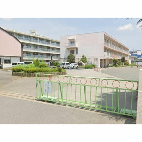 南小学校まで350m