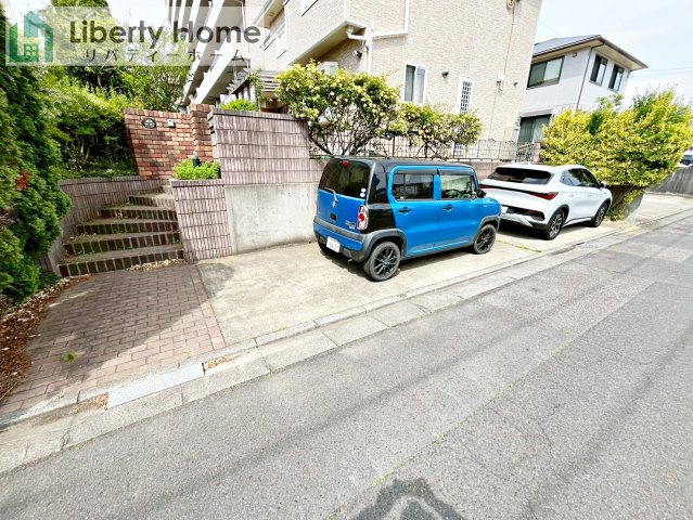 ひたちなか市青葉町　中古戸建の駐車場