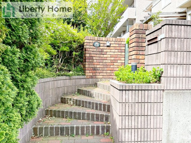 ひたちなか市青葉町　中古戸建のエントランス