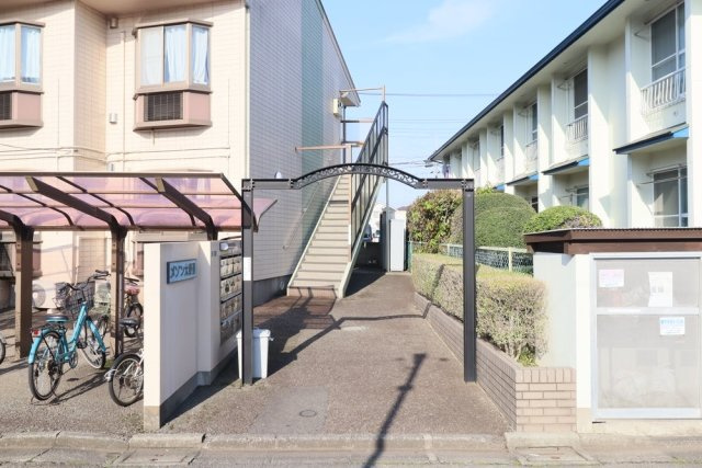 ゆとりのあるエントランスです
