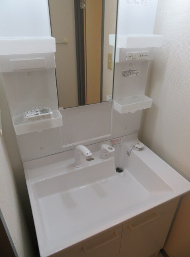 中野区本町５丁目の賃貸マンションの洗面所