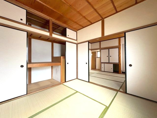 藤井寺市野中４丁目の一戸建ての寝室