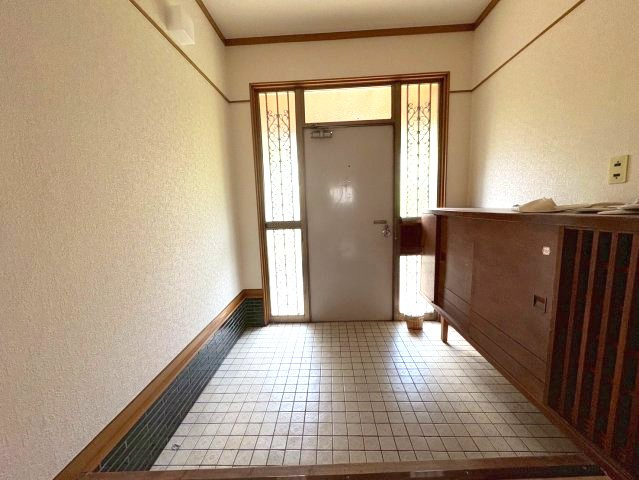 藤井寺市野中４丁目の一戸建ての玄関