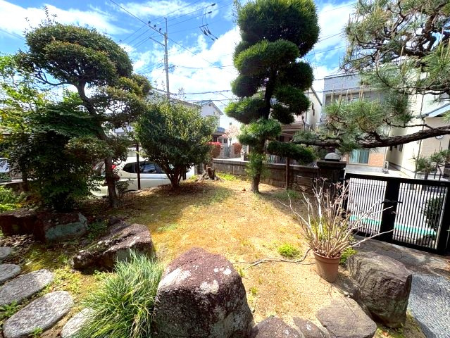 藤井寺市野中４丁目の一戸建ての庭