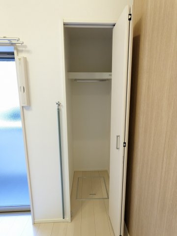 ハーモニーテラス上名古屋の収納|103号室クローゼット