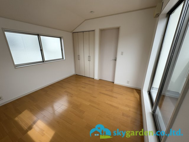 藤沢市善行5丁目　中古戸建　全1棟の洋室|落ち着いた色調の洋室です
