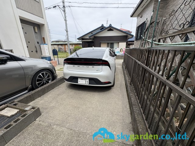 藤沢市善行5丁目　中古戸建　全1棟の駐車場|駐車スペースもあります