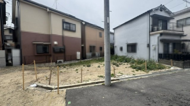 【前面道路含む現地写真】 | 堺市西区上野芝向ヶ丘町6丁　新築戸建 | 北東側・幅員約4.4ｍの道路に面しています。JR阪和線「上野芝」駅と「津久野」駅の2駅利用可！(2026年4月19日撮影)