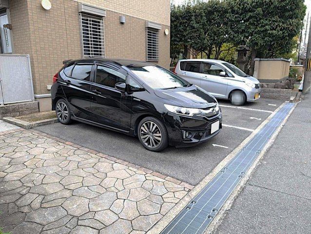メゾン松之浜Ⅱの駐車場