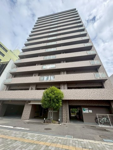 「ペットOK」高知市はりまや町ロイヤルガーデンはりまや町　中古マンションの外観|自然光が差し込むリビング。開放感のある空間設計♪タイル張りで重厚感のあるマンションです☆