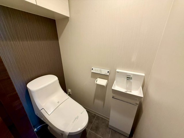 「ペットOK」高知市はりまや町ロイヤルガーデンはりまや町　中古マンションのトイレ|清潔感のあるトイレ。落ち着いた空間で快適に♪