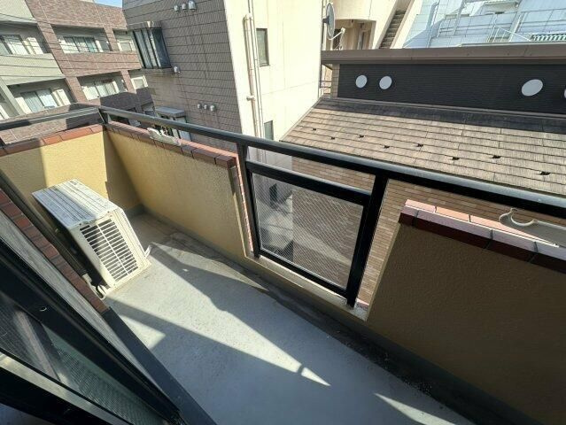 横山ビルのバルコニー