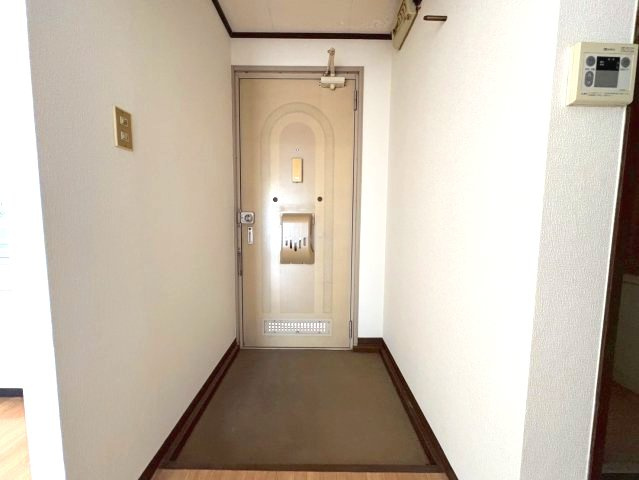 マンションさつきの玄関
