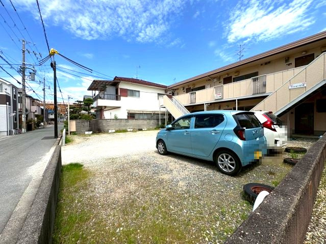 マンションさつきの駐車場